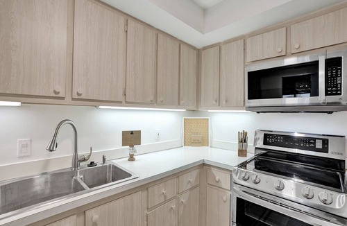 Palm Beach Shores Apartment | Oceanfront Condo on the Shores of the Palm Beaches