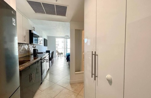 Sunny Isles Beach Apartment | Oceanfront Condo with balcony on Sunny Isles