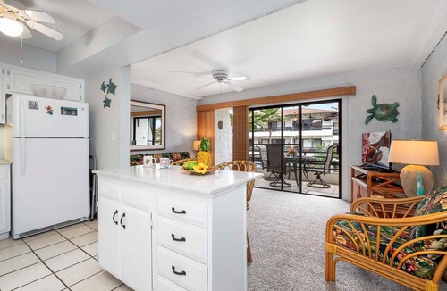 Kailua-Kona Condo | Oceanfront Complex - No Stairs - AC - Wifi - Vrkcv