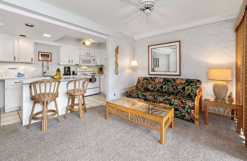 Kailua-Kona Condo | Oceanfront Complex - No Stairs - AC - Wifi - Vrkcv