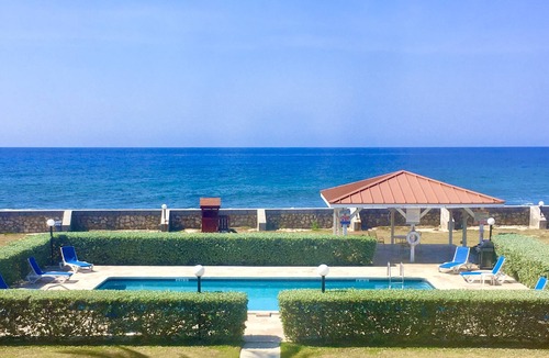 Patricks Island Condo | Oceanfront Condo + Pool + 2 Mins To Beach! Centrally Located, Quiet, Sea Views!