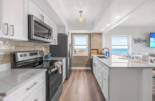 South Patrick Shores Condo | Oceanfront condo w/balcony & rocket launch views