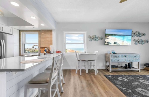 South Patrick Shores Condo | Oceanfront condo w/balcony & rocket launch views