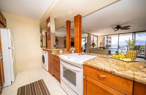 Kahana Condo | OceanFront Condo w New AC Stunning Views Pool-Valley Isle 601