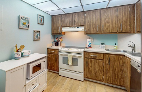 Marco Island Condo | Oceanfront Condo with WiFi, Pool, Tennis, & Direct Beach Access
