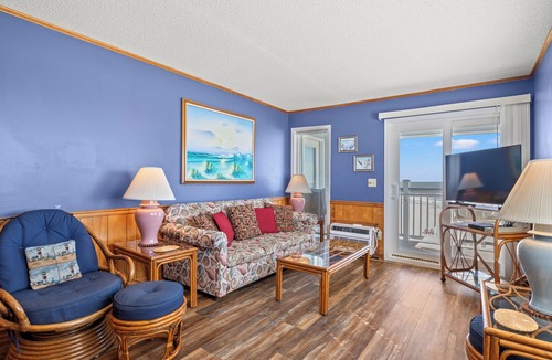 Myrtle Beach Condo | Oceanfront Condo with a Spectacular View of Ocean Annie's