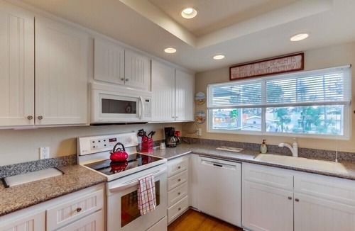 Solana Beach Condo | Oceanfront Condo with Pool, Hot Tub & Views