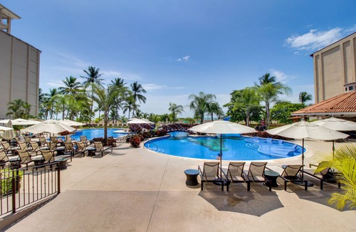 Barrio Los Villalobos Apartment | Oceanfront Condo with Beach & Pool Access - Amazing Ocean Views