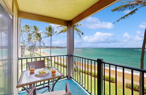 Kapaa Condo | Oceanfront condo with pool, hot tub, sauna, tennis, BBQ, putting green, & lanai