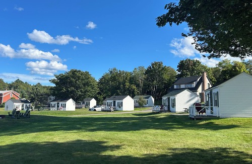 Salsbury Cove Cottage | Oceanfront Cottage at Acadia National Park, Bar Harbor/Beach Comber Cottage