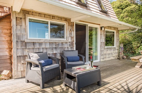 Sekiu Cottage | OceanFront Cottage, Beachwander for miles &/or explore the Olympic National Park