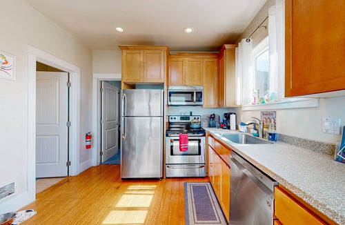 Yachats Cottage | Oceanfront, dog-friendly cottage with amazing view, porch & beach access