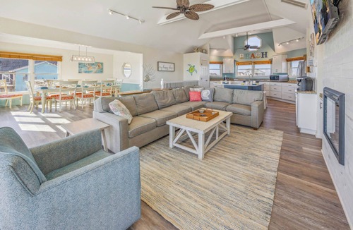 Waves House | Oceanfront Dog Friendly w Private Pool, Hot Tub, Game Room, Theater, Cmty Tennis