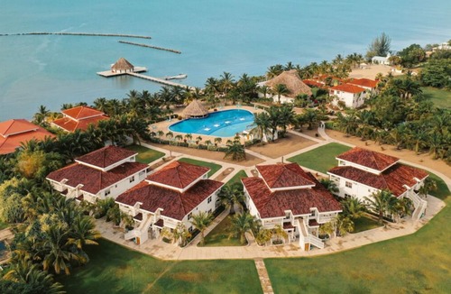 Plantation Condo | Oceanfront Dream – 1BR Villa in Placencia