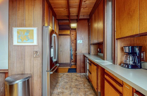 Elk House | Oceanfront Elk House Bluff View, Deck, Near beach