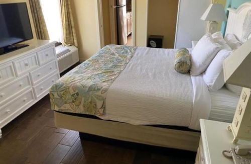 Myrtle Beach House | Oceanfront End Condo - King Bed - Sleeps 6