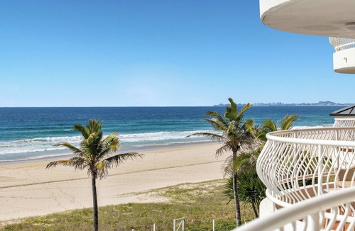 Mermaid Beach Apartment | Oceanfront Escape - SeaHaven on Albatross Avenue