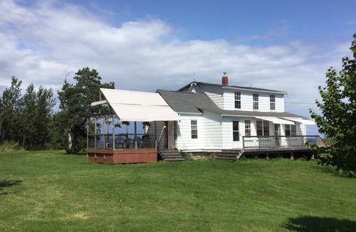 Pictou County Other | Oceanfront farmhouse retreat