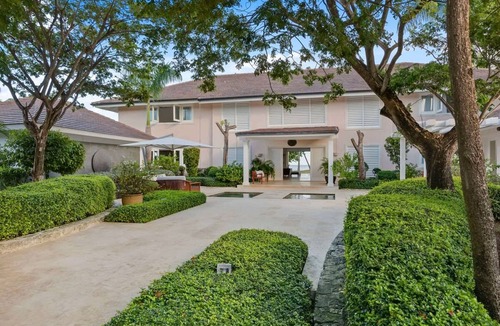 Punta Cana Villa | Oceanfront Golf Course Estate w Pool Guest House