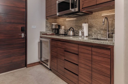 Cabo San Lucas Apartment | Oceanfront Golf Condo Includes all Amenities Shown!