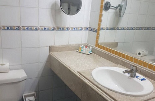 El Batey Hotel | Oceanfront guest-friendly resort in central Sosua, Cable TV/Wi-Fi/Pool/Parking