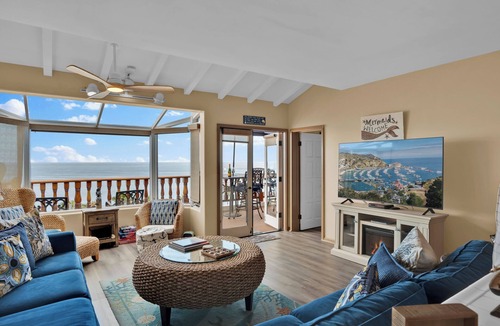 Avalon Condo | Oceanfront Hamilton Cove villa with breathtaking views and excellent location!
