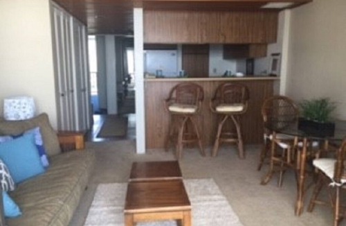 Makaha Condo | Oceanfront Hawaiian Princess 1002 1990/NUC-2258