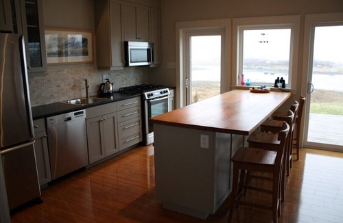 Prospect House | Oceanfront home in historic village, near Halifax & Peggys Cove, great for 2!