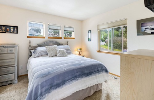 Gleneden Beach House | Oceanfront home w/ private hot tub, gas fireplaces, amazing view, secluded beach