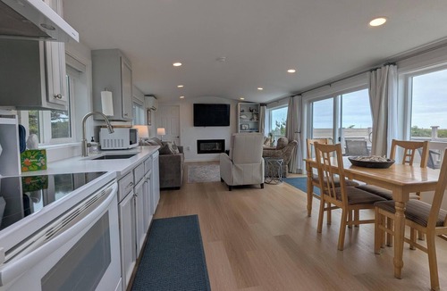 Grayland House | OCEANFRONT HOME Views! Path to Beach! Dog Friendly! GREAT Outdoor Spaces-Updated