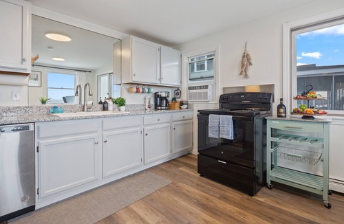 Scituate House | Oceanfront home w/Amazing Views, Hottub! Sleeps 10