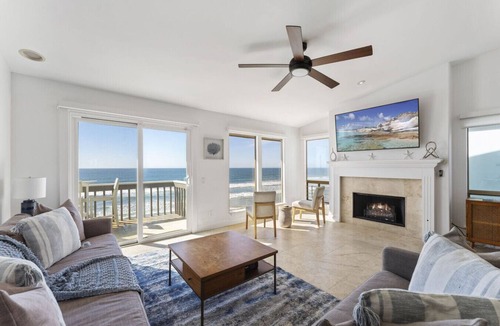 South Oceanside Condo | Oceanfront Home w/Private Balcony & Private Beach