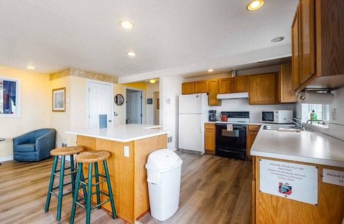 Edgewater Shores House | Oceanfront Home with Ocean View, High-Speed WiFi, washer&dryer, & Gas Fireplace
