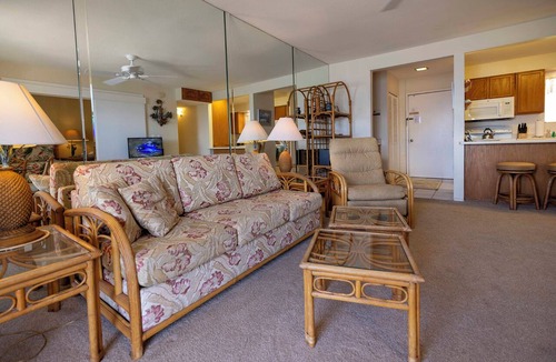 Maalaea Condo | Oceanfront Hono Kai B7 Escape Maui Condo Pool & Walk to Beach -Ma’alaea Bay