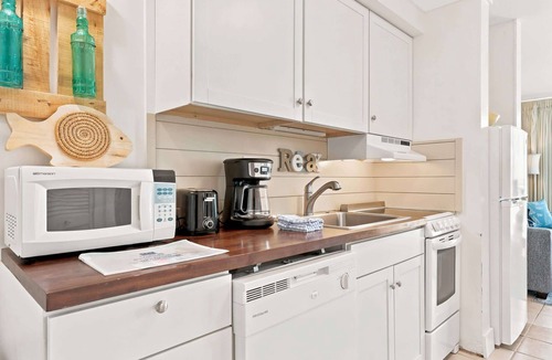 Crescent Beach Condo | Oceanfront in Heart of N Myrtle Beach with Pool