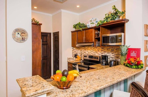 Playa Flamingo Condo | Oceanfront Infinity Pool and Sunset Veranda