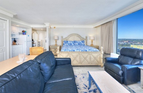 Ortona Park Condo | Oceanfront King Studio w/Balcony | Sunrise Views