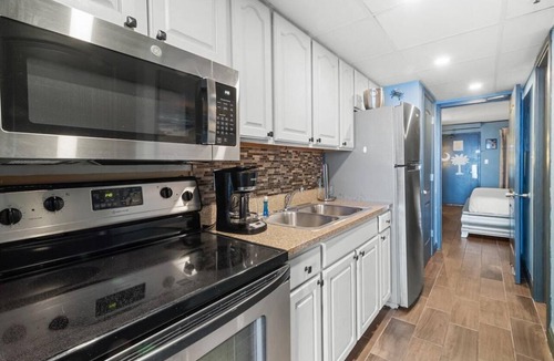 Myrtle Beach Hotel | Oceanfront King Suite: Free Breakfast 15th Floor