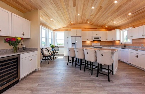 Lubec House | OCEANFRONT LOT ON 13 ACRES, 4-bedroom house with WiFi near Lubec lighthouse