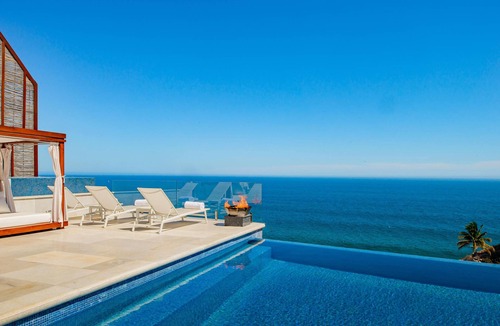 Pedregal Villa | Oceanfront Luxe Villa w/Butler, Cook, Bartender, Pools/Spa, Gym & Walk to Town