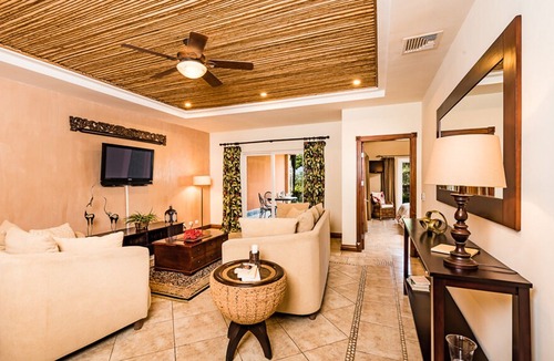 Playa Langosta Condo | Oceanfront Luxury in Playa Langosta Near Tamarindo