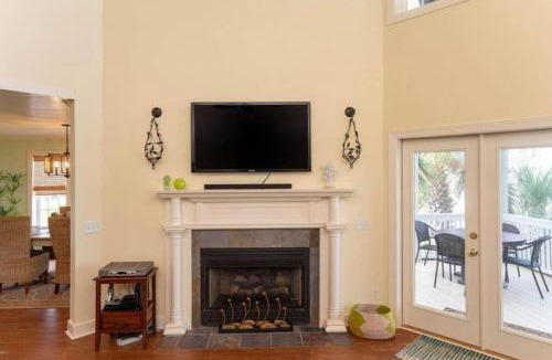 Beachwalk House | OCEANFRONT luxury 5 BR home in gated Harbor Island Community