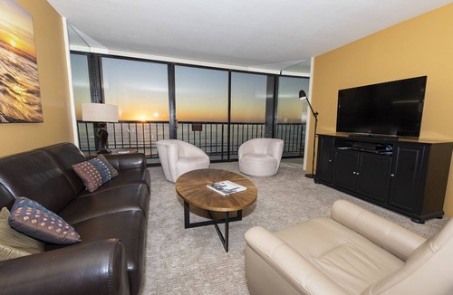 North Pacific Beach Condo | Oceanfront Luxury Condo, Sounds of the Surf, Beautiful Sunsets