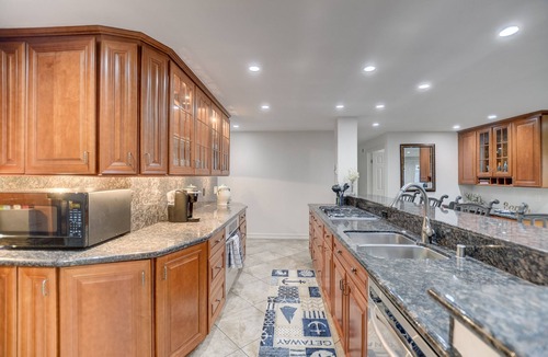 South Mission Beach Condo | OCEANFRONT LUXURY—Summer booking fast so Hurry and book!