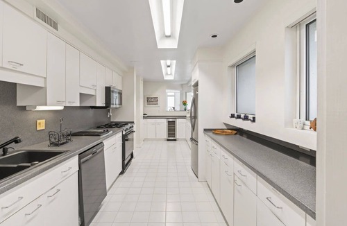 Dam Neck House | Oceanfront Miami Vice House - Sleeps 12 - Hot Tub - Croatan Beach