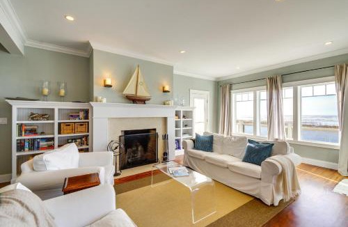 Moclips House | Oceanfront Moclips Escape w/Deck & Beach Access!