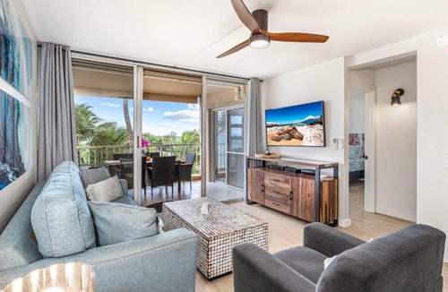 Kihei Apartment | Oceanfront Modern & Elegant Vistas