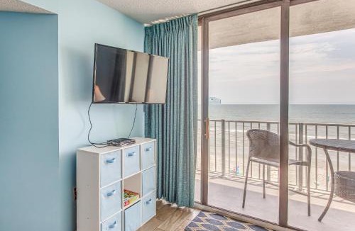 Myrtle Beach House | Oceanfront Myrtle Beach Condo with Resort Perks!
