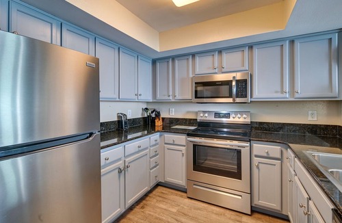 Downtown Myrtle Beach Condo | Oceanfront Myrtle Beach Condo w/Pools & Hot Tubs