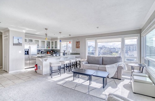 Newport Condo | Oceanfront Nye Beach Condo, Fun Times at Nye Beach